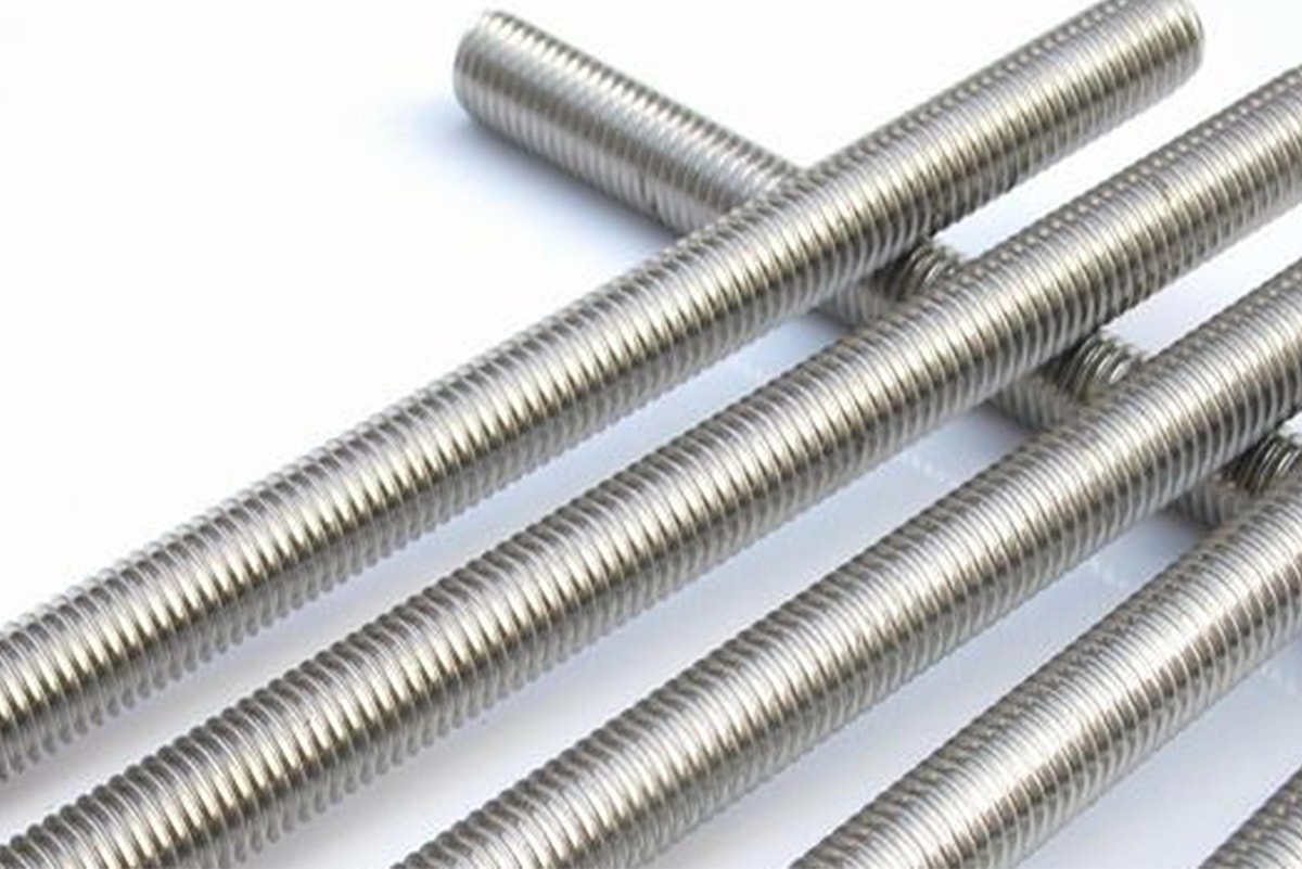 Stud bolts